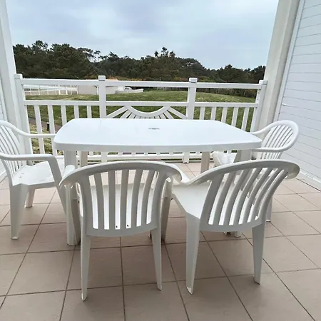 Apartment Dans De Tourisme Front De Mer, Piscine Chauffee *