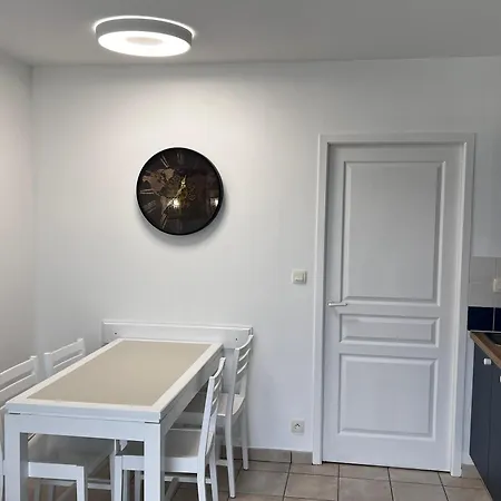 Apartment Dans De Tourisme Front De Mer, Piscine Chauffee *